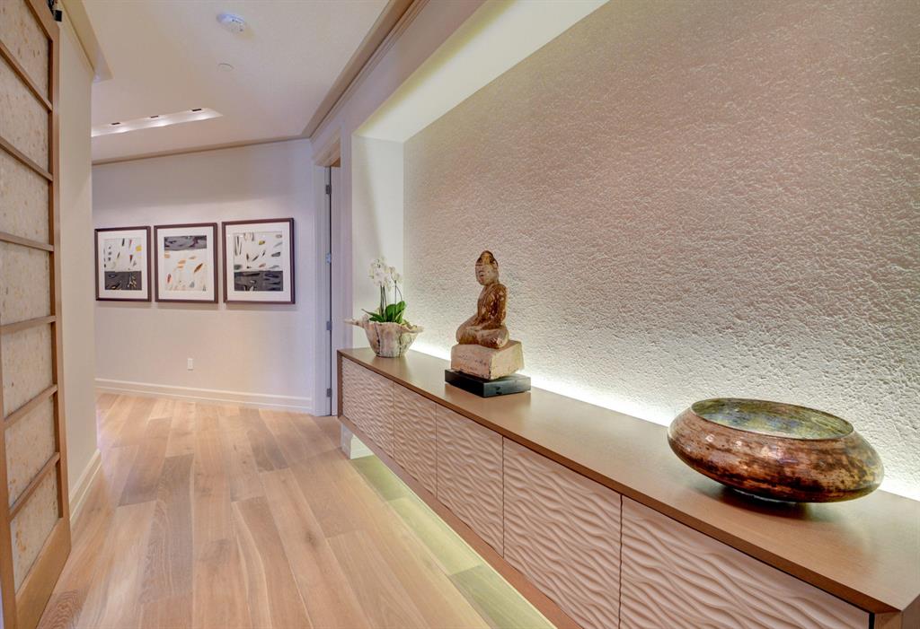 SEAGATE RESIDENCES CONDO - Residential