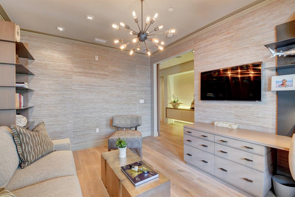 SEAGATE RESIDENCES CONDO - Residential