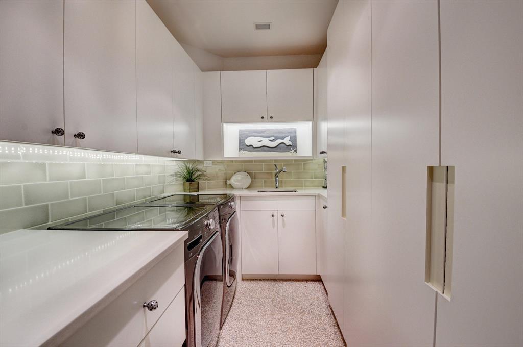 SEAGATE RESIDENCES CONDO - Residential