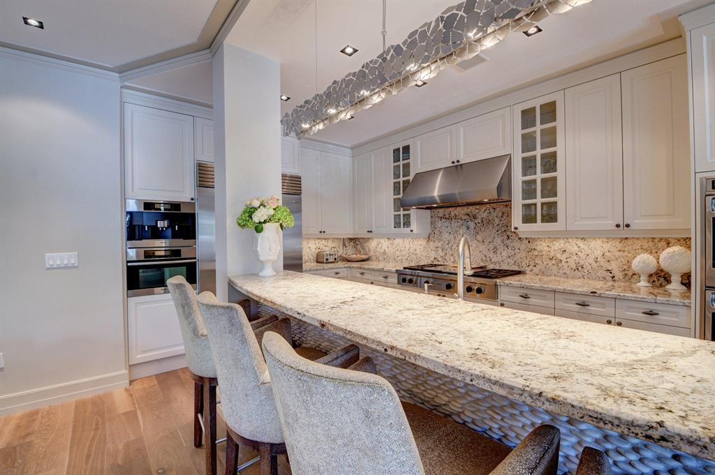 SEAGATE RESIDENCES CONDO - Residential