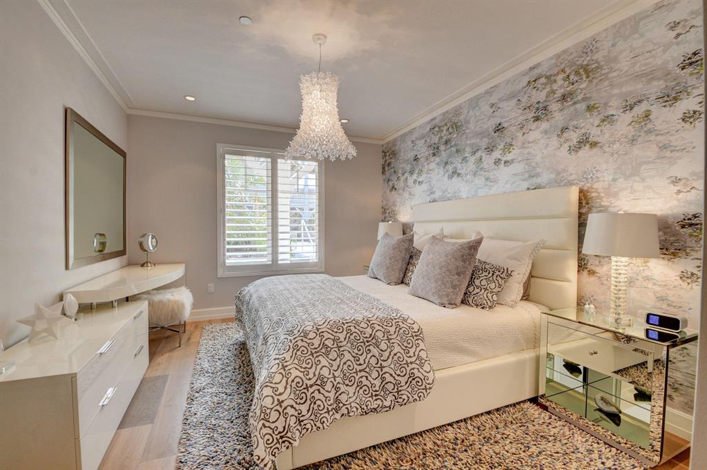 SEAGATE RESIDENCES CONDO - Residential