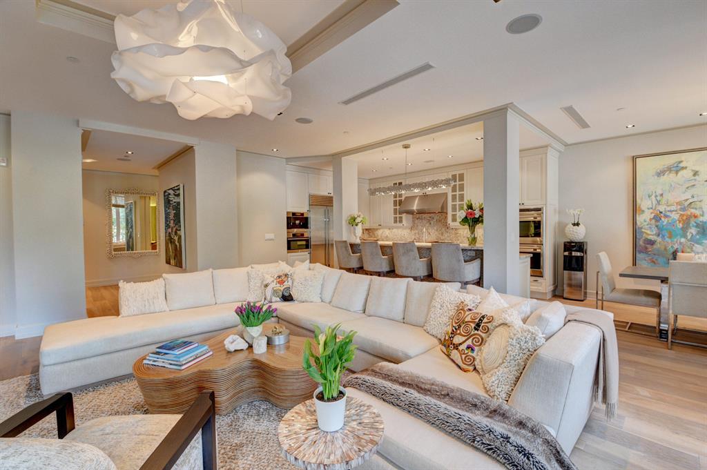 SEAGATE RESIDENCES CONDO - Residential