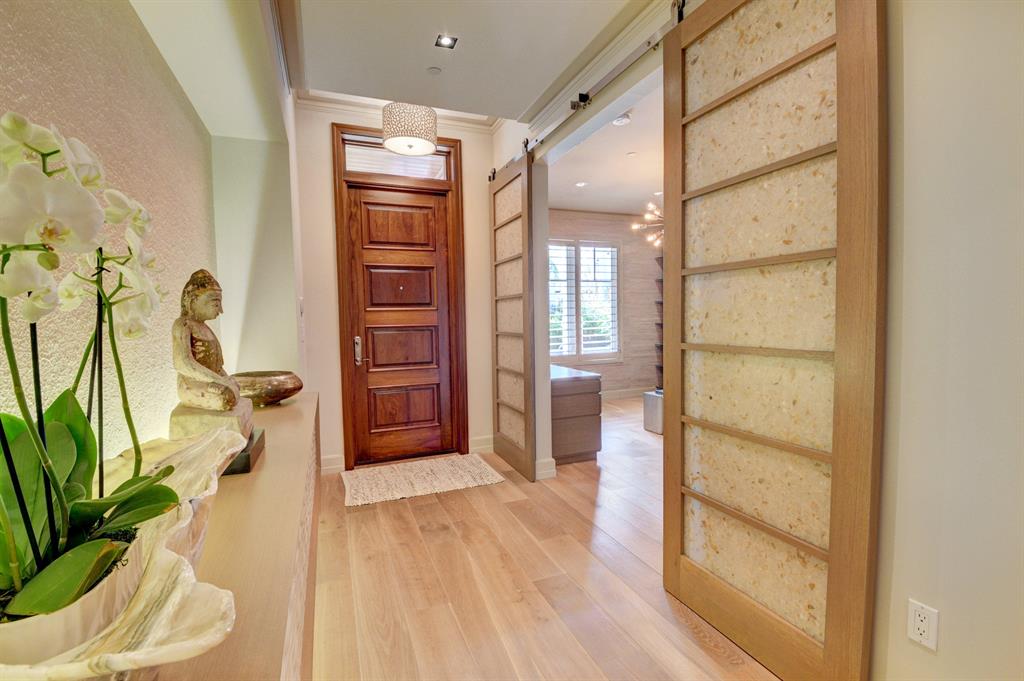 SEAGATE RESIDENCES CONDO - Residential