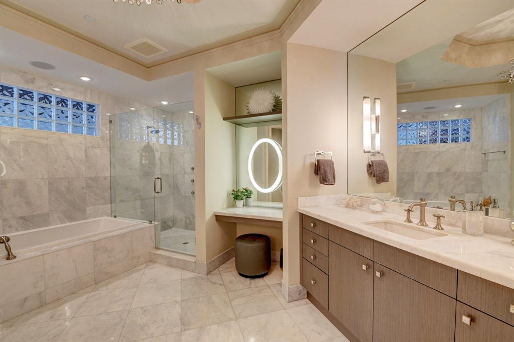 SEAGATE RESIDENCES CONDO - Residential