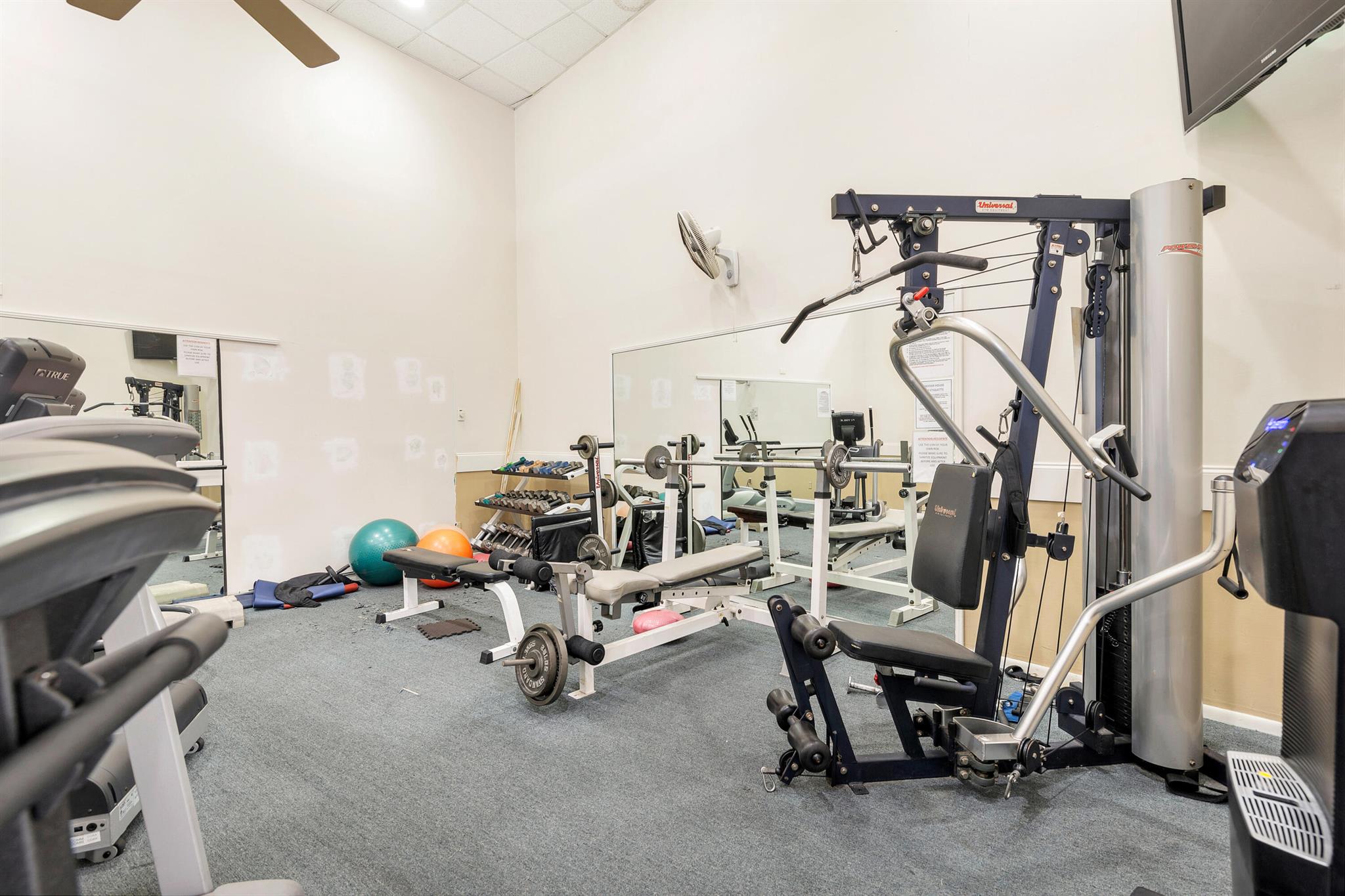 MAYFAIR HOUSE CONDO - Residential Lease