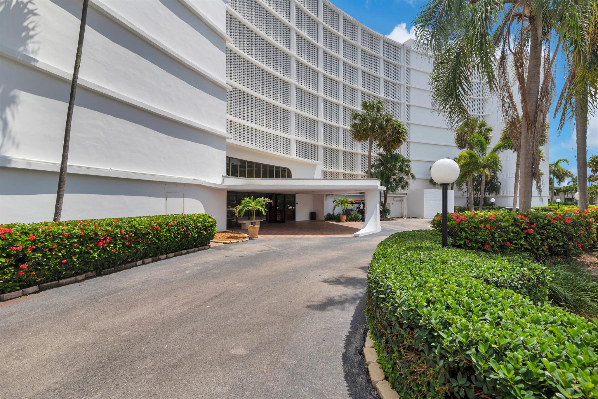 MAYFAIR HOUSE CONDO - Residential Lease