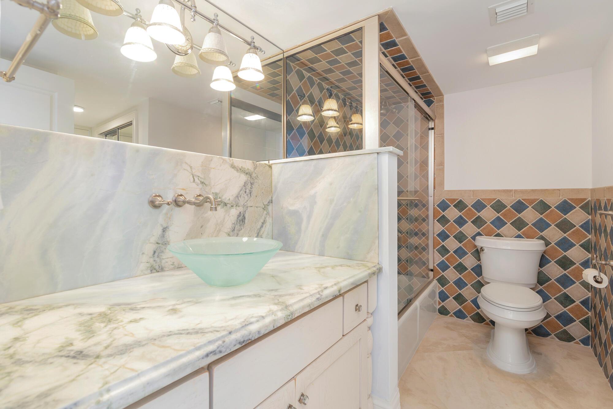 MAYFAIR HOUSE CONDO - Residential Lease