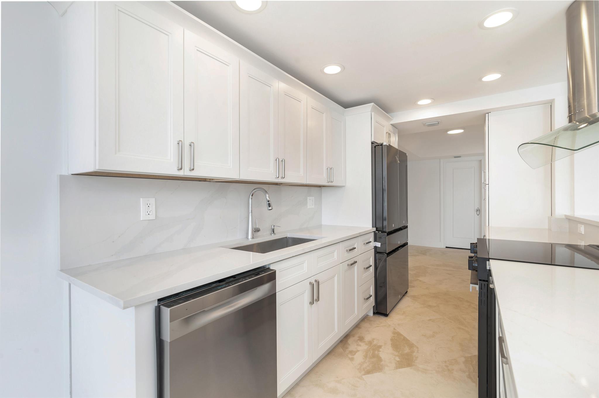 MAYFAIR HOUSE CONDO - Residential Lease