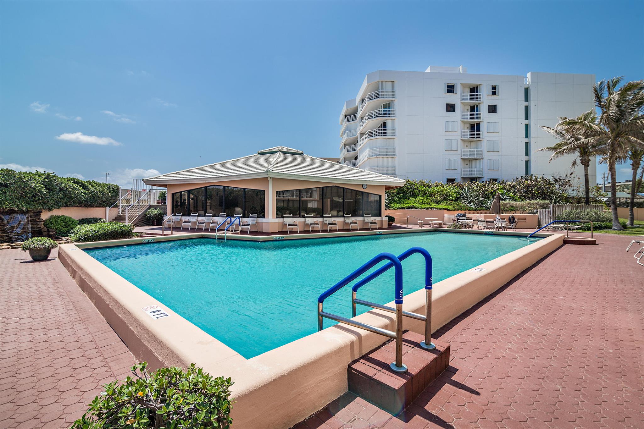 MAYFAIR HOUSE CONDO - Residential Lease