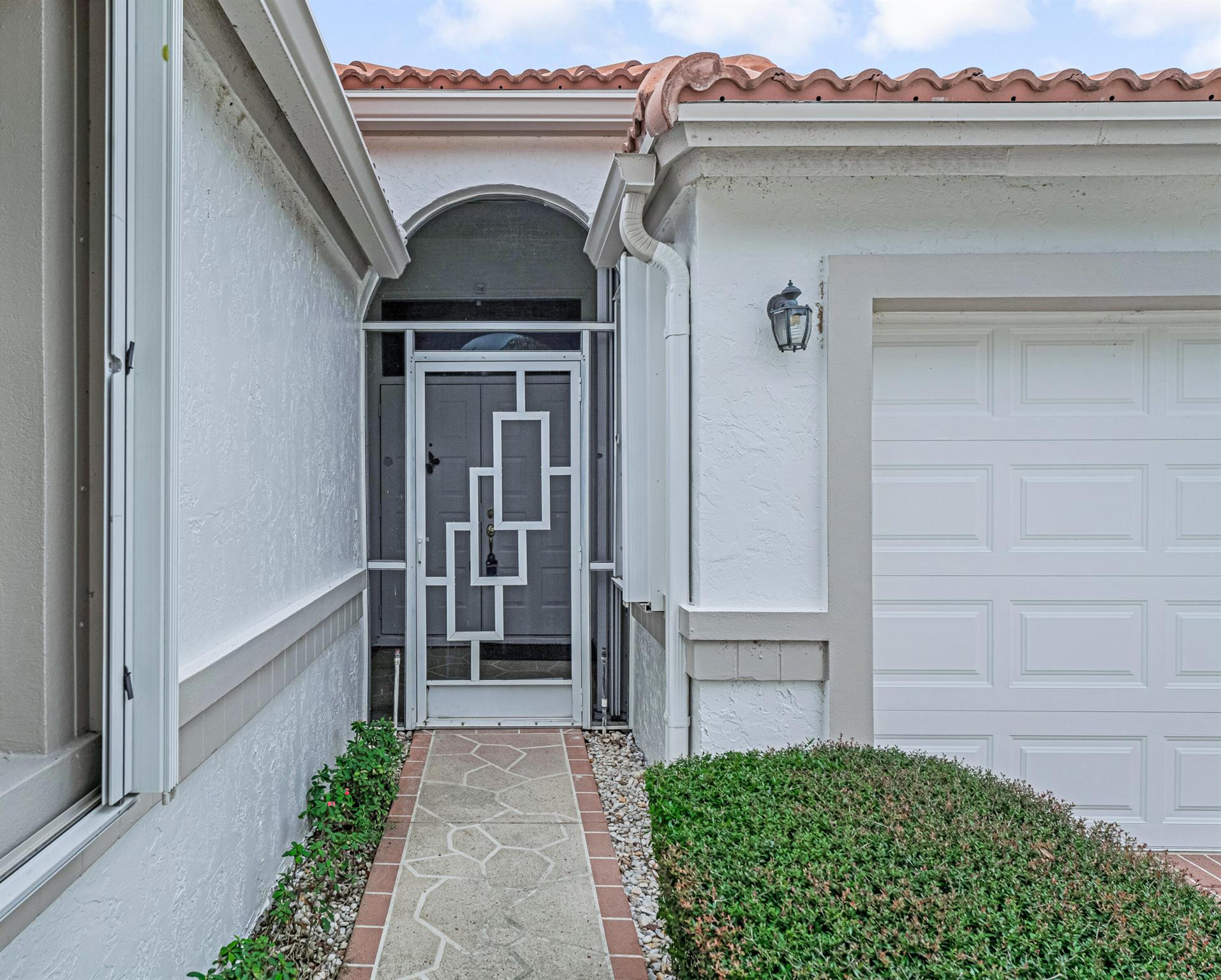 9870 Harbour Lake Circle