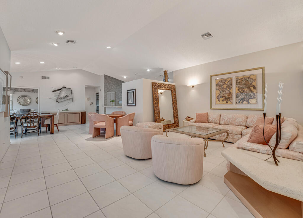 9870 Harbour Lake Circle