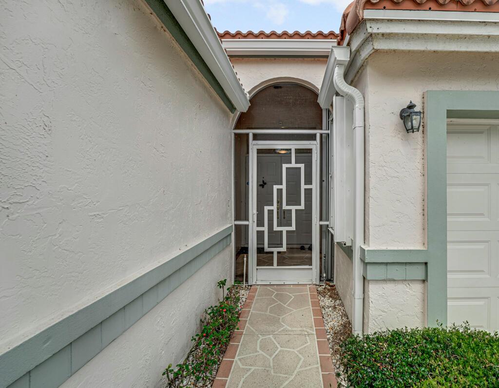 9870 Harbour Lake Circle