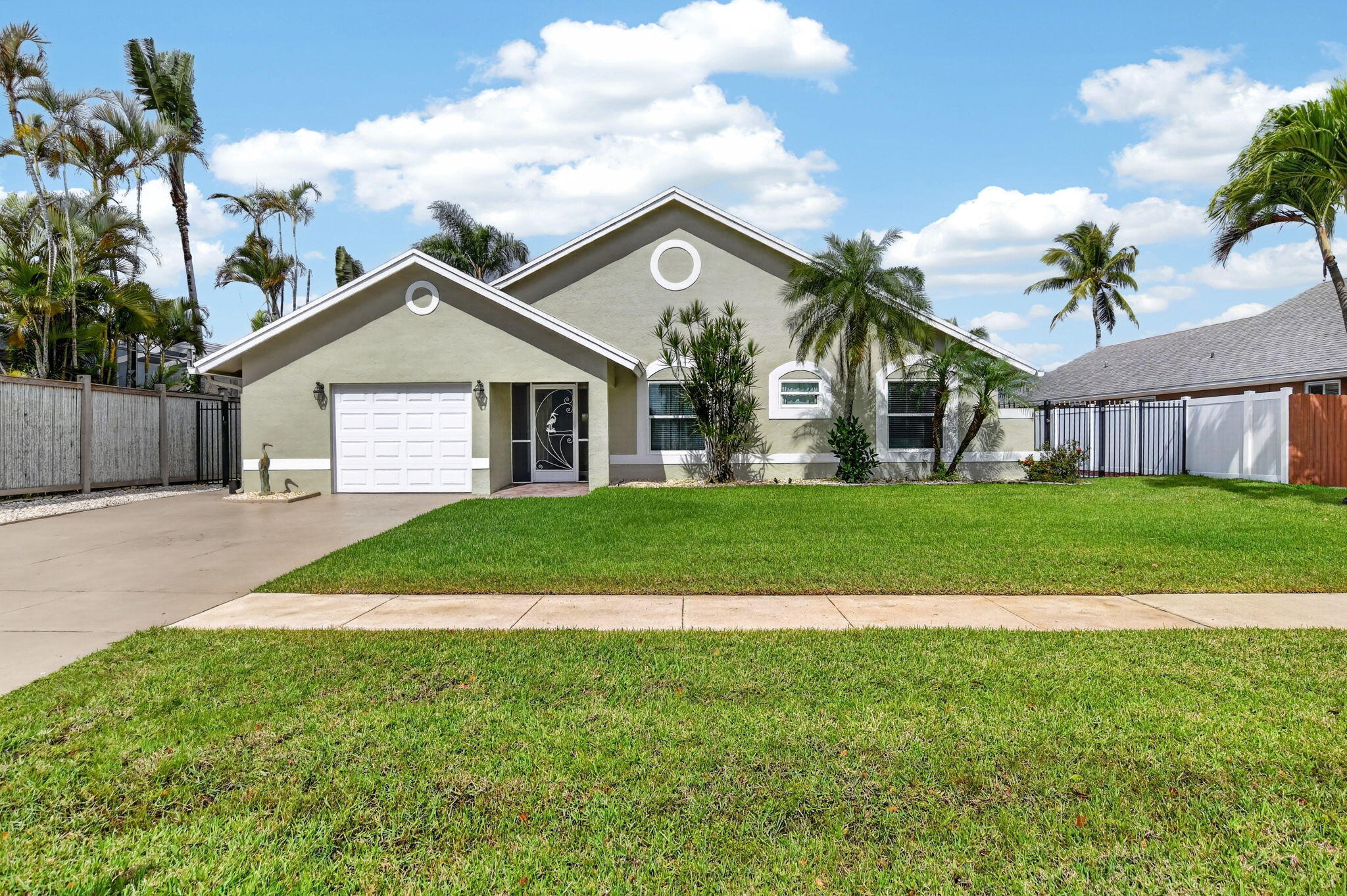 BAY WINDS 3 - Residential