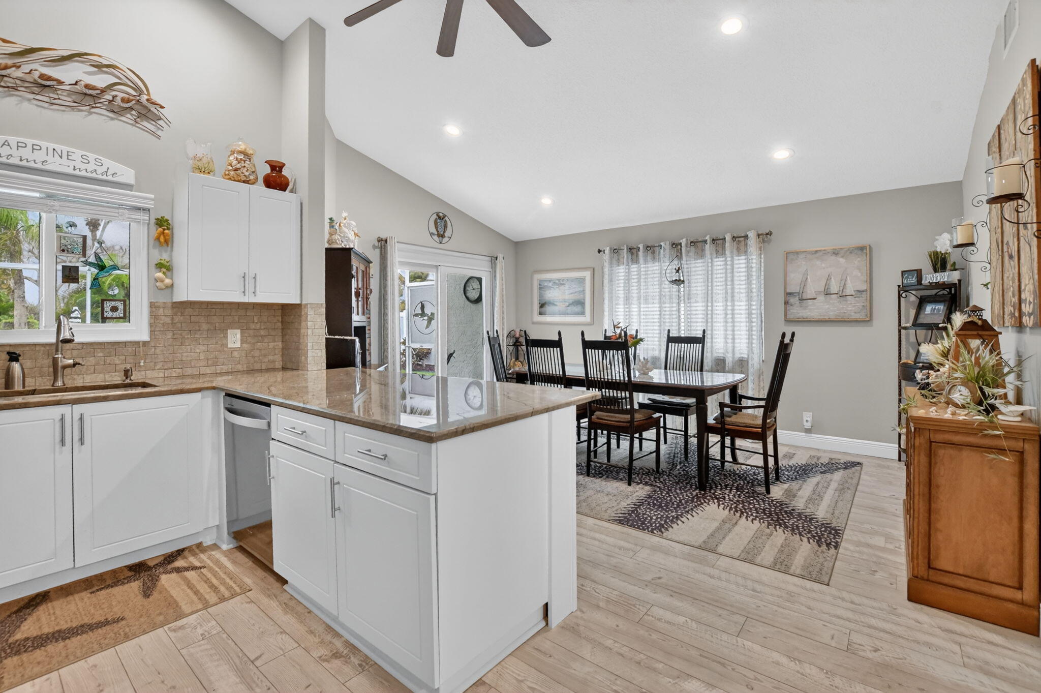 BAY WINDS 3 - Residential