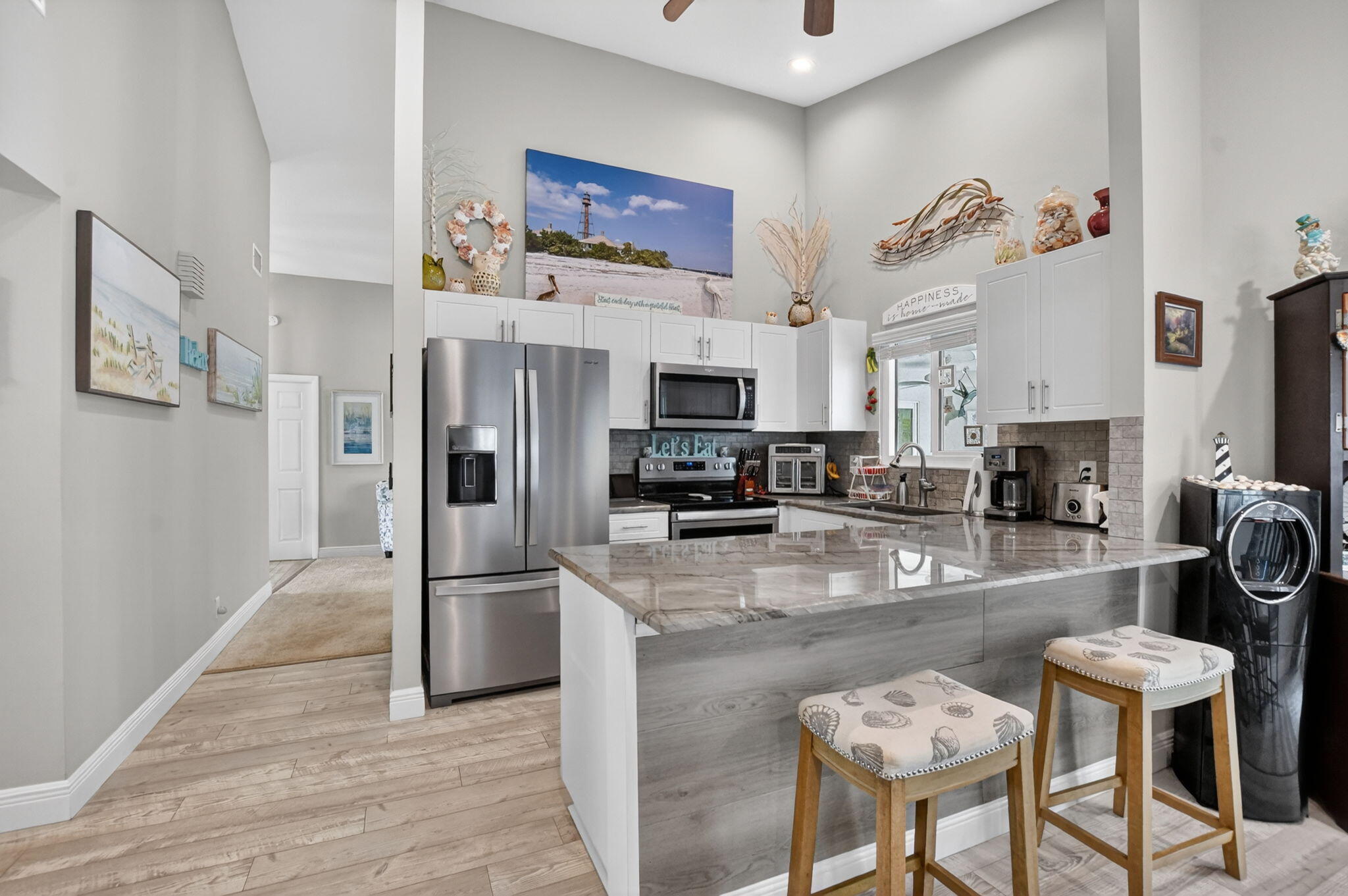 BAY WINDS 3 - Residential