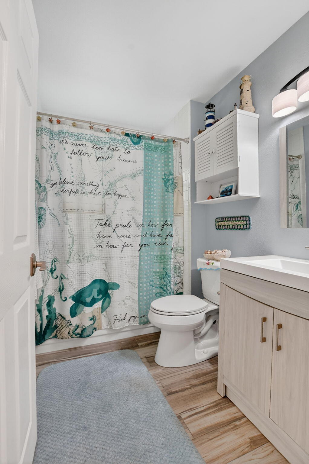 BAY WINDS 3 - Residential