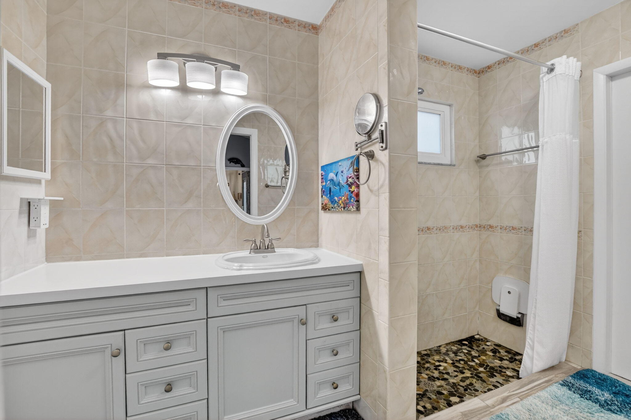 BAY WINDS 3 - Residential