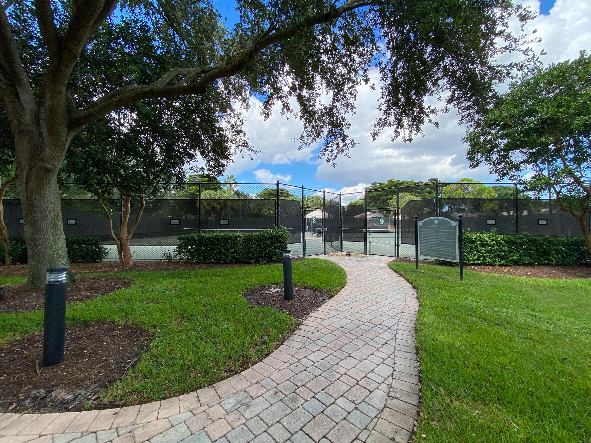 VALENCIA ISLES 3 - Residential