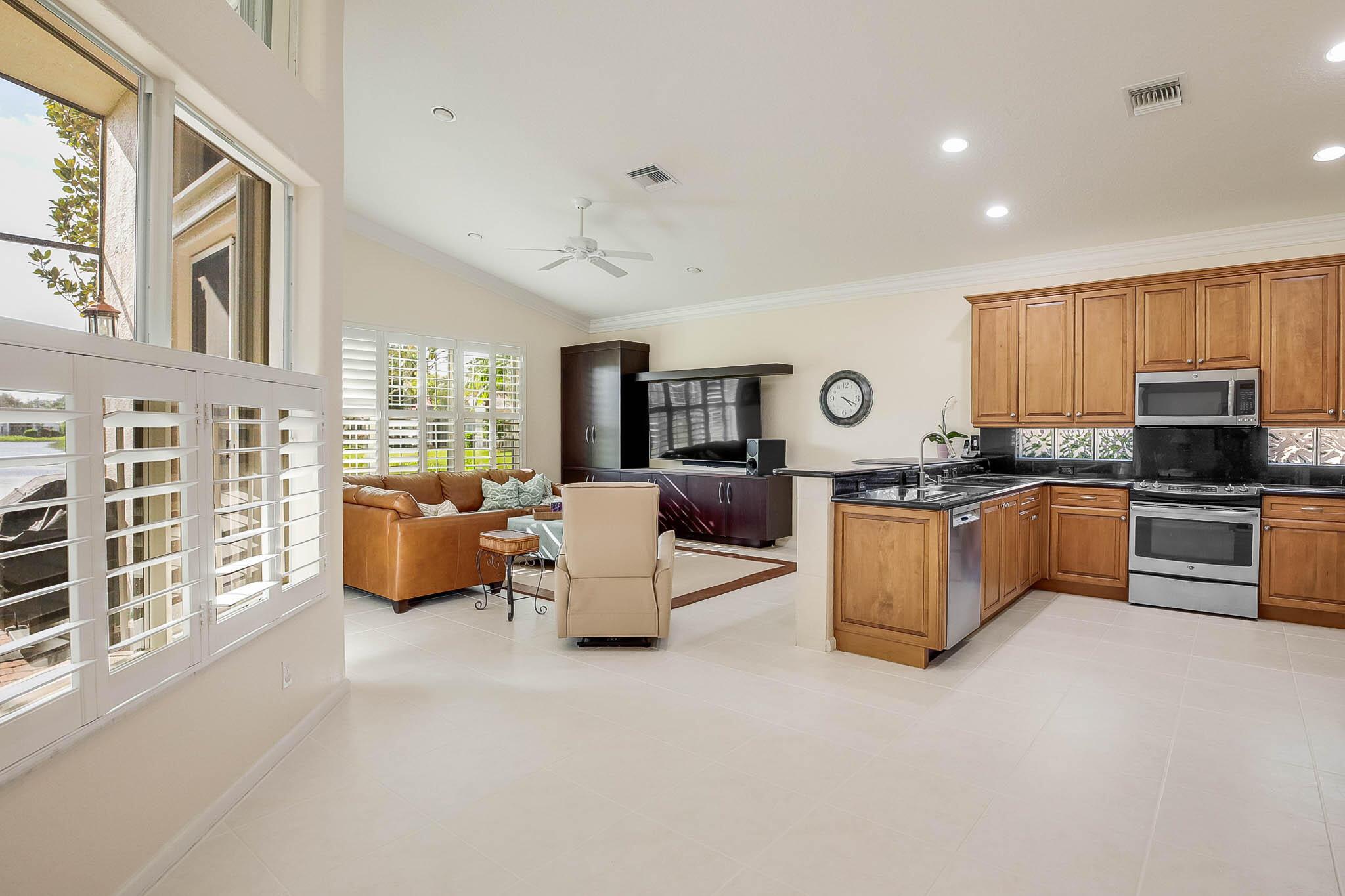 VALENCIA ISLES 3 - Residential