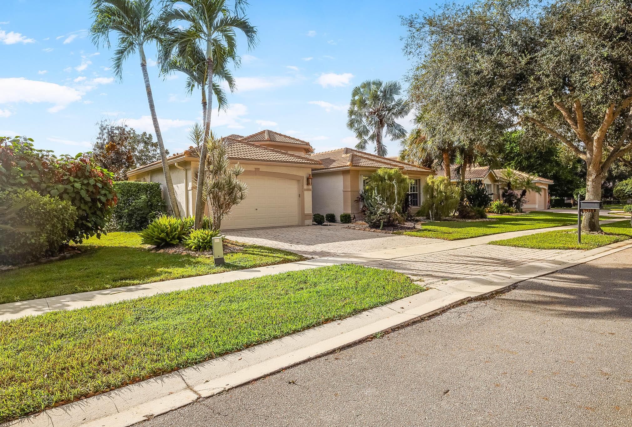 VALENCIA ISLES 3 - Residential
