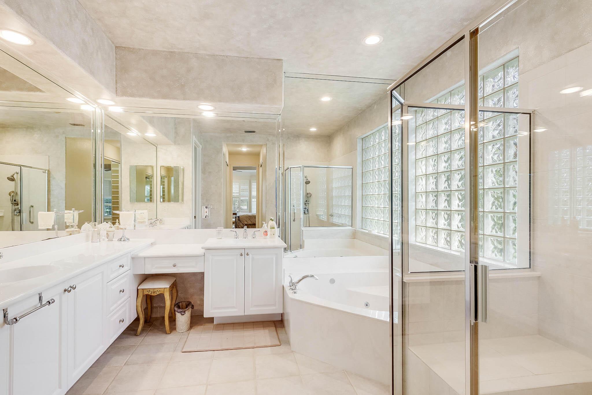 VALENCIA ISLES 3 - Residential