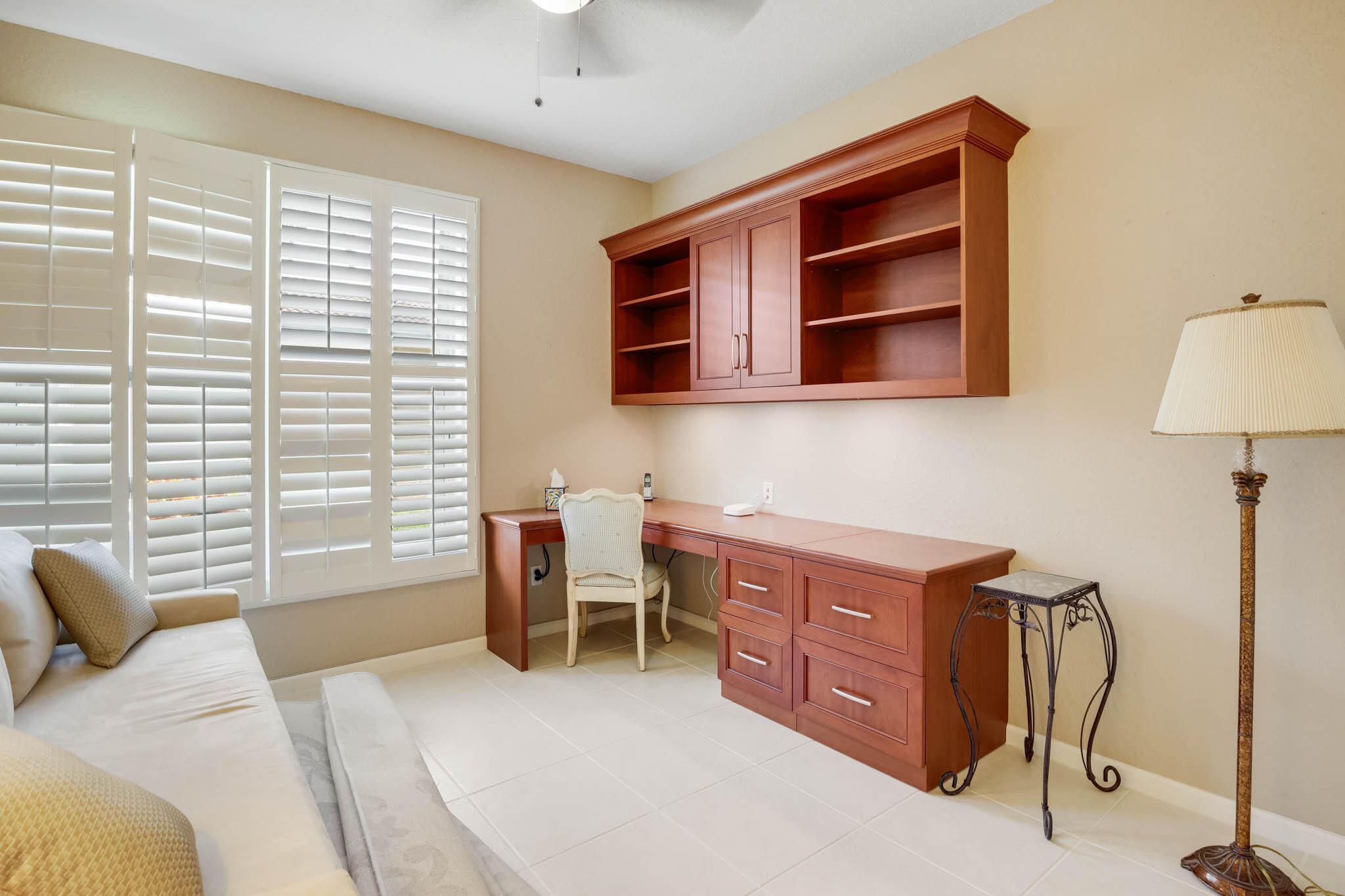 VALENCIA ISLES 3 - Residential