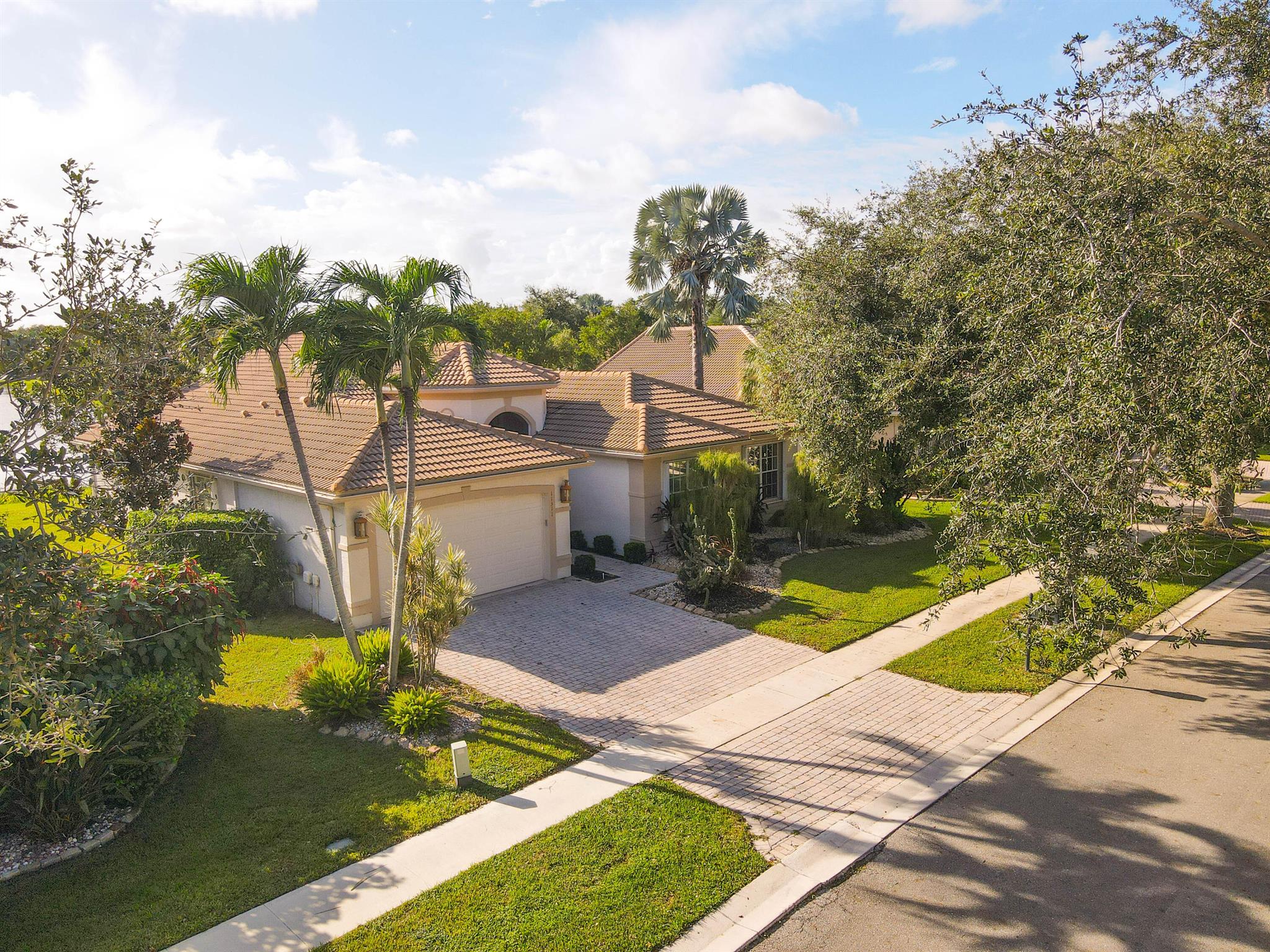 VALENCIA ISLES 3 - Residential