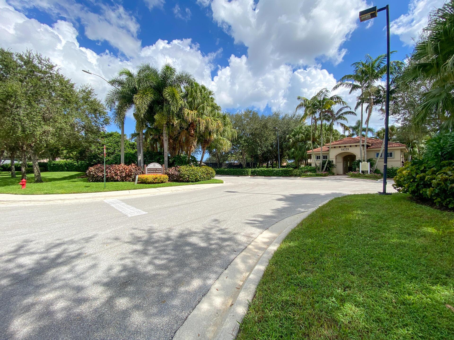 VALENCIA ISLES 3 - Residential