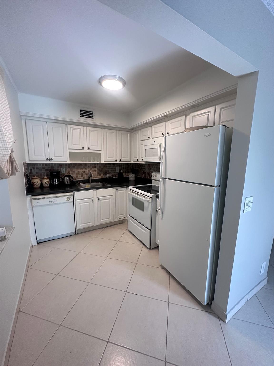 Kings Point Burgundy A-Q - Residential Lease