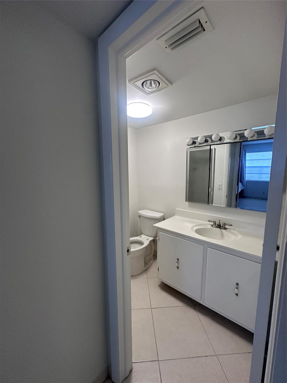 Kings Point Burgundy A-Q - Residential Lease