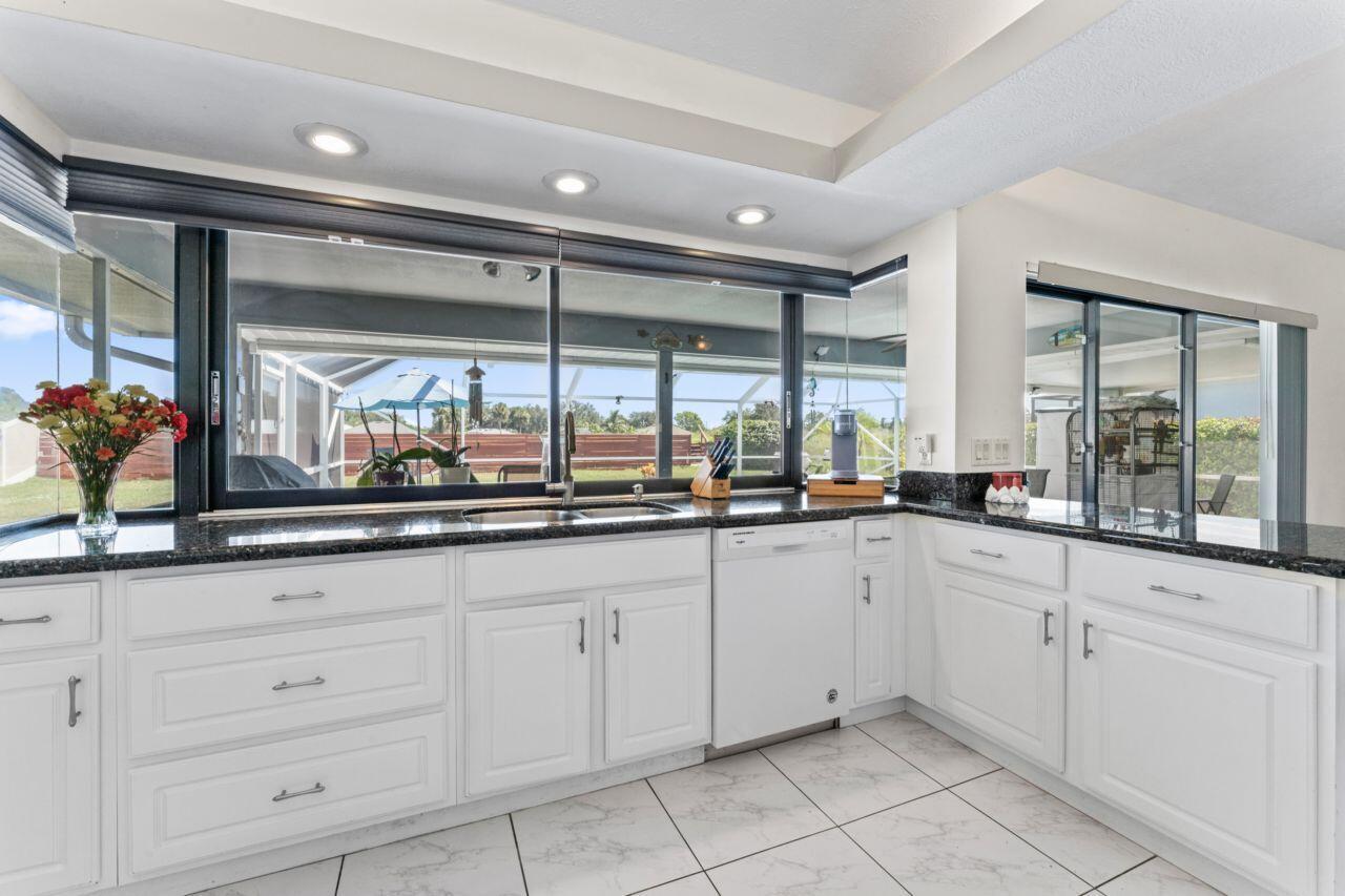 162 SW Dalton Circle