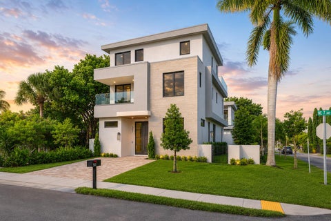 Photo of 301 NE 7th Avenue, Delray Beach, FL 33483 (MLS # B26038060)