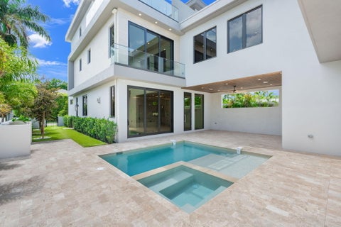Tiny photo for 301 NE 7th Avenue, Delray Beach, FL 33483 (MLS # B26038060)