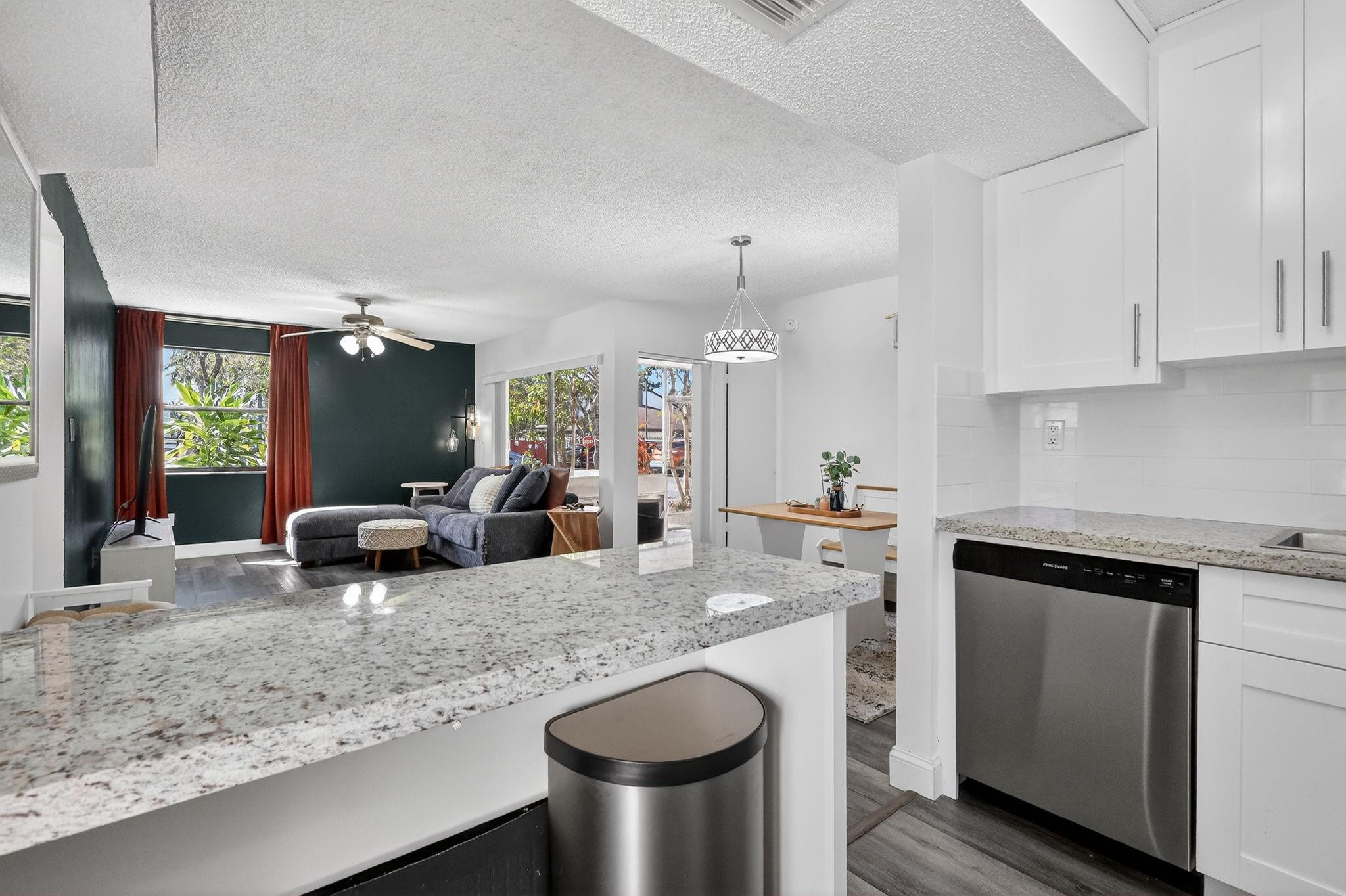 QUATRAINE CONDO - Residential