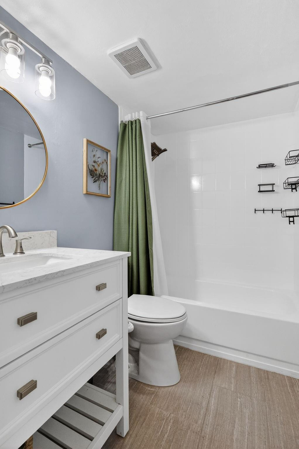 QUATRAINE CONDO - Residential