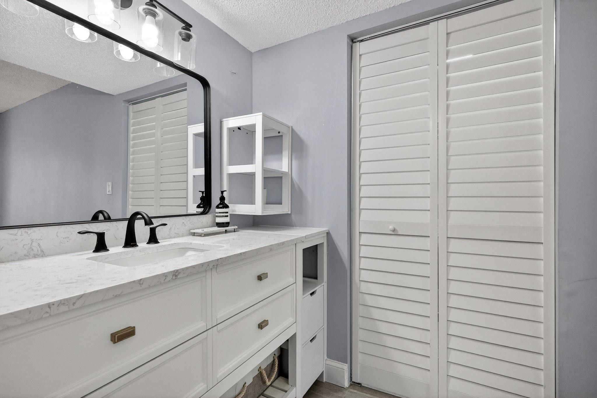 QUATRAINE CONDO - Residential