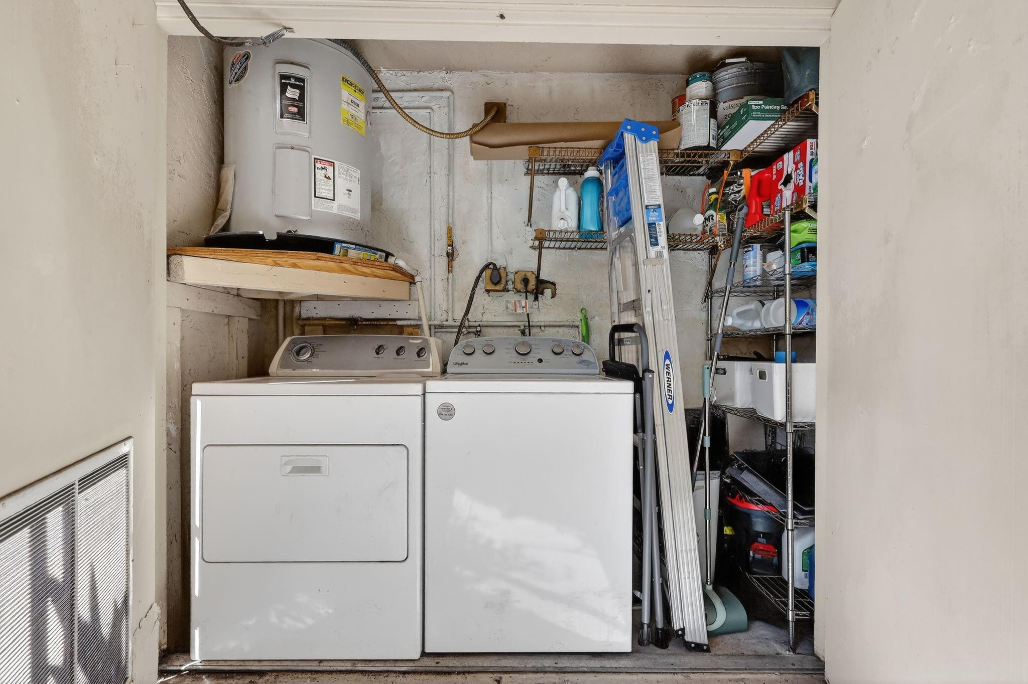 QUATRAINE CONDO - Residential