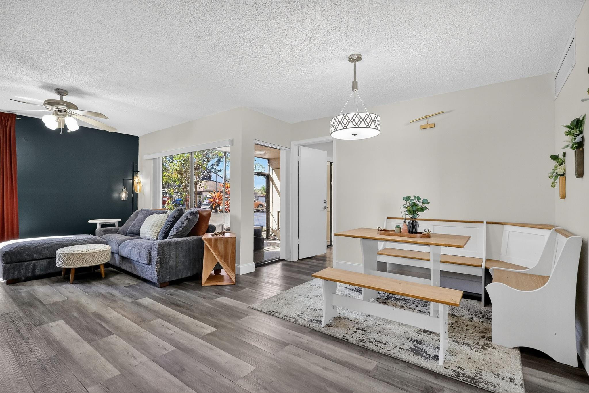 QUATRAINE CONDO - Residential