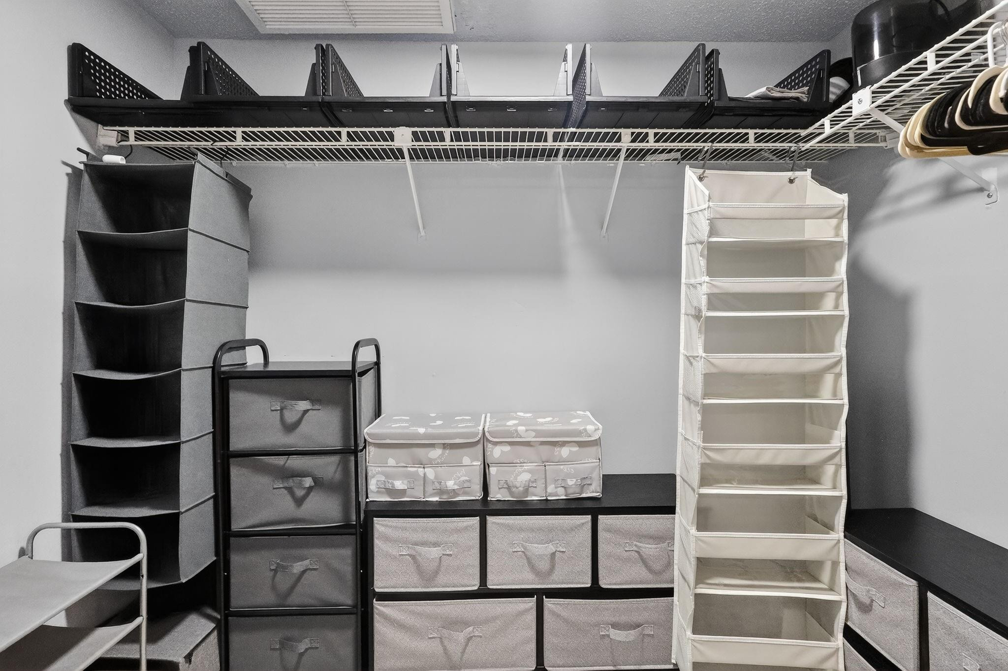 QUATRAINE CONDO - Residential