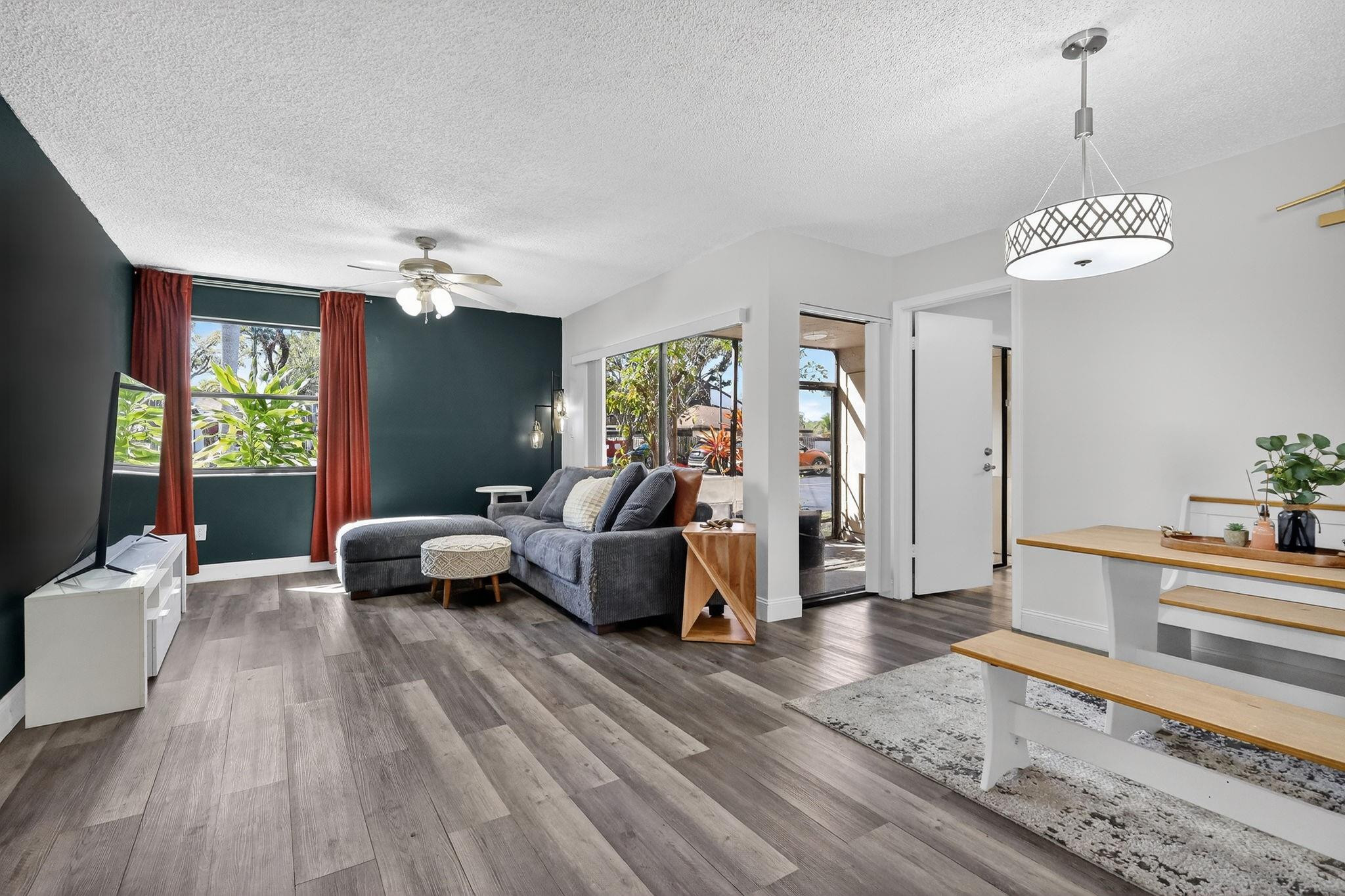 QUATRAINE CONDO - Residential