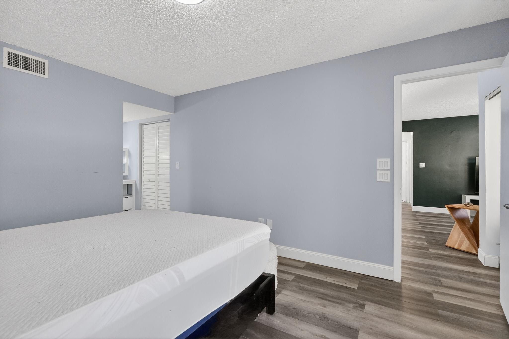 QUATRAINE CONDO - Residential