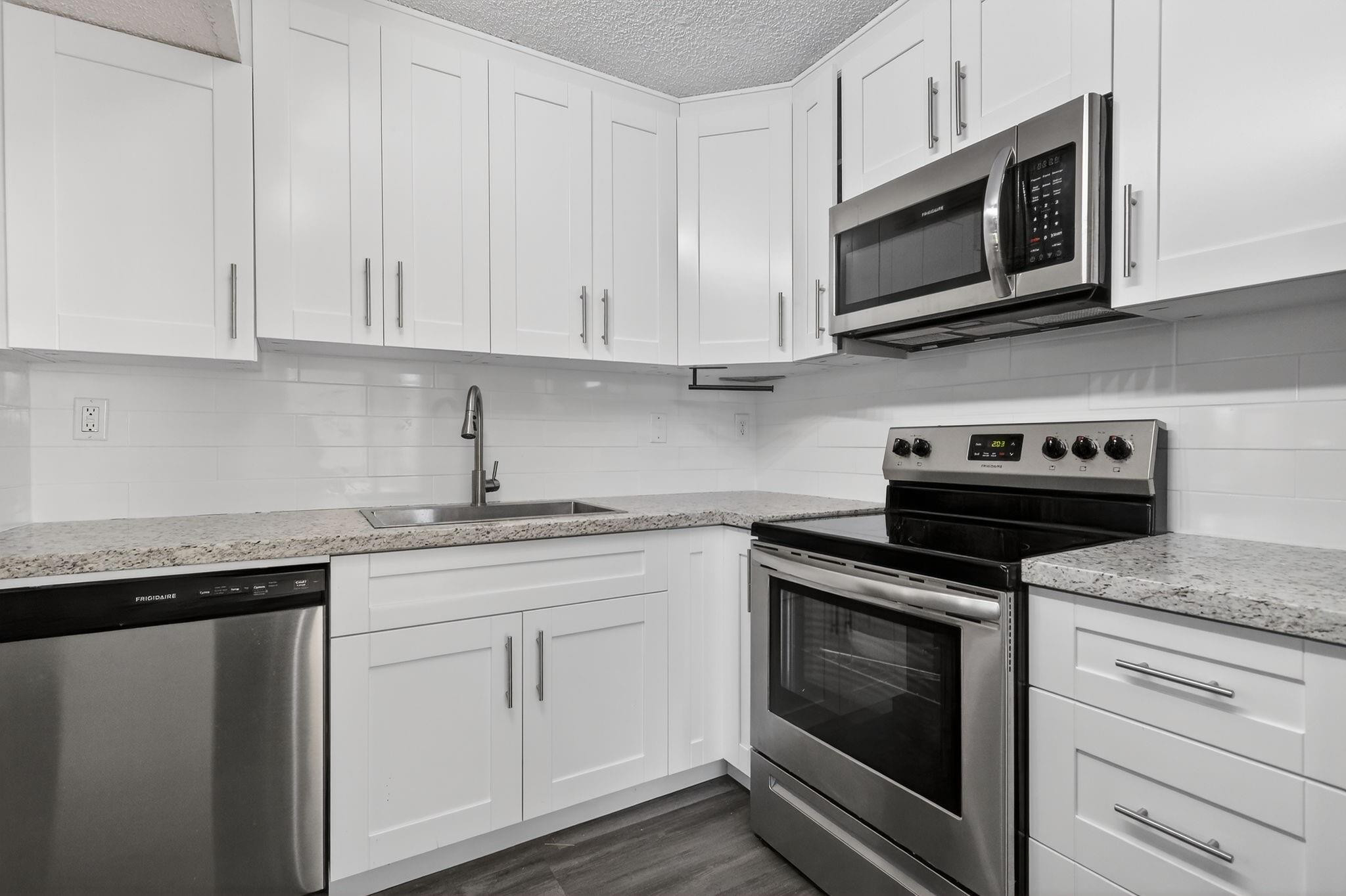 QUATRAINE CONDO - Residential