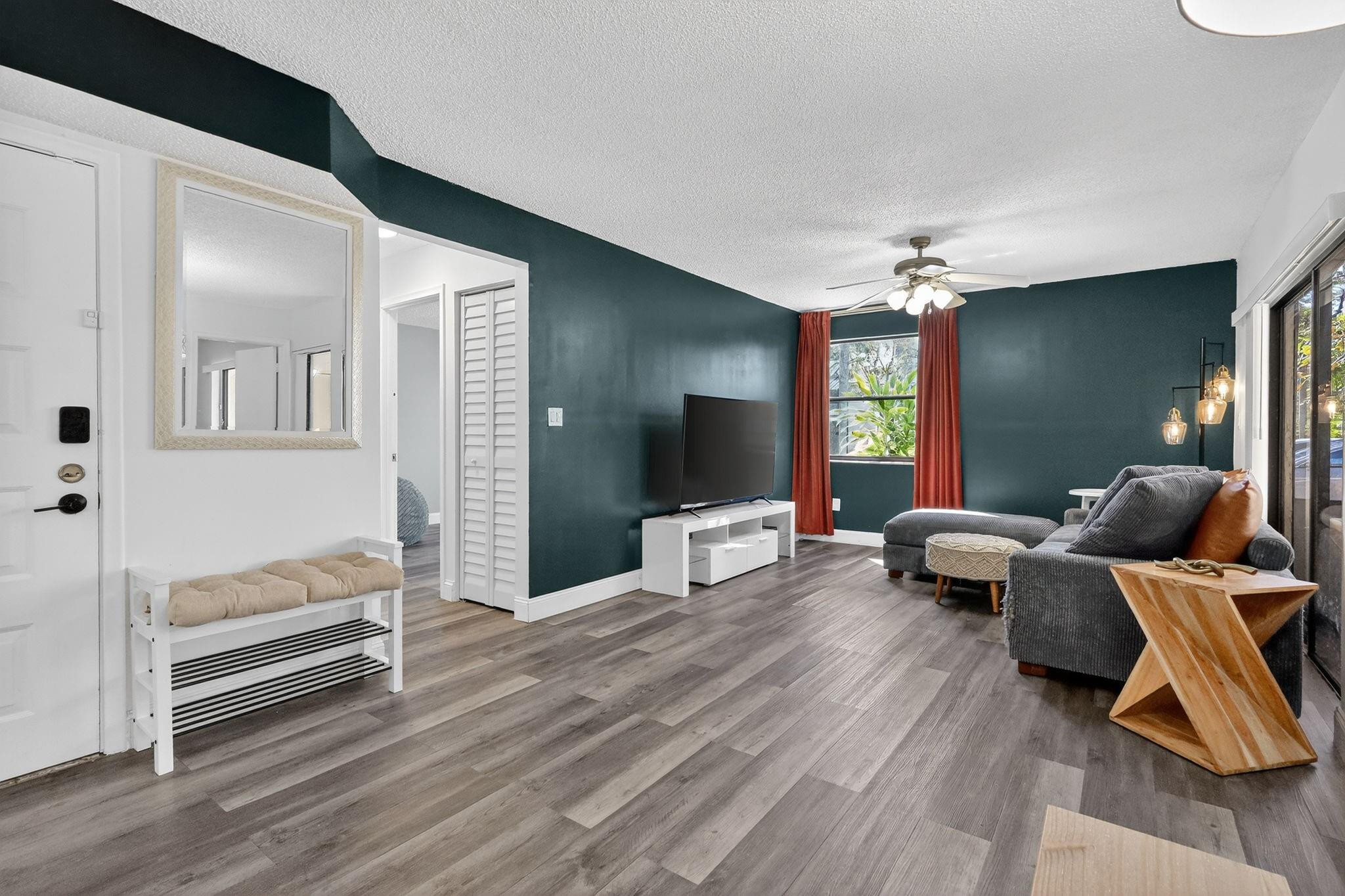 QUATRAINE CONDO - Residential