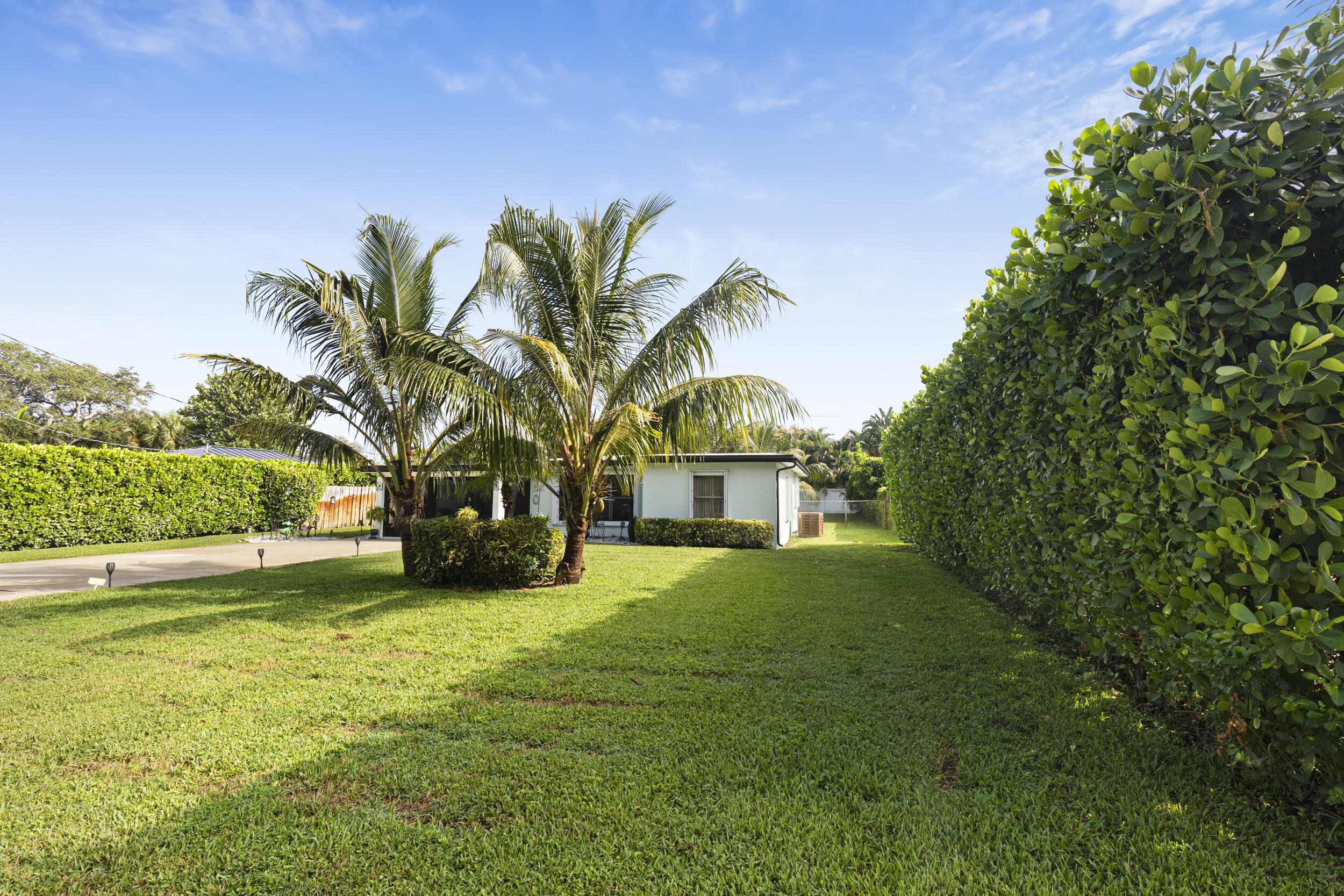 2417 Country Oaks Lane