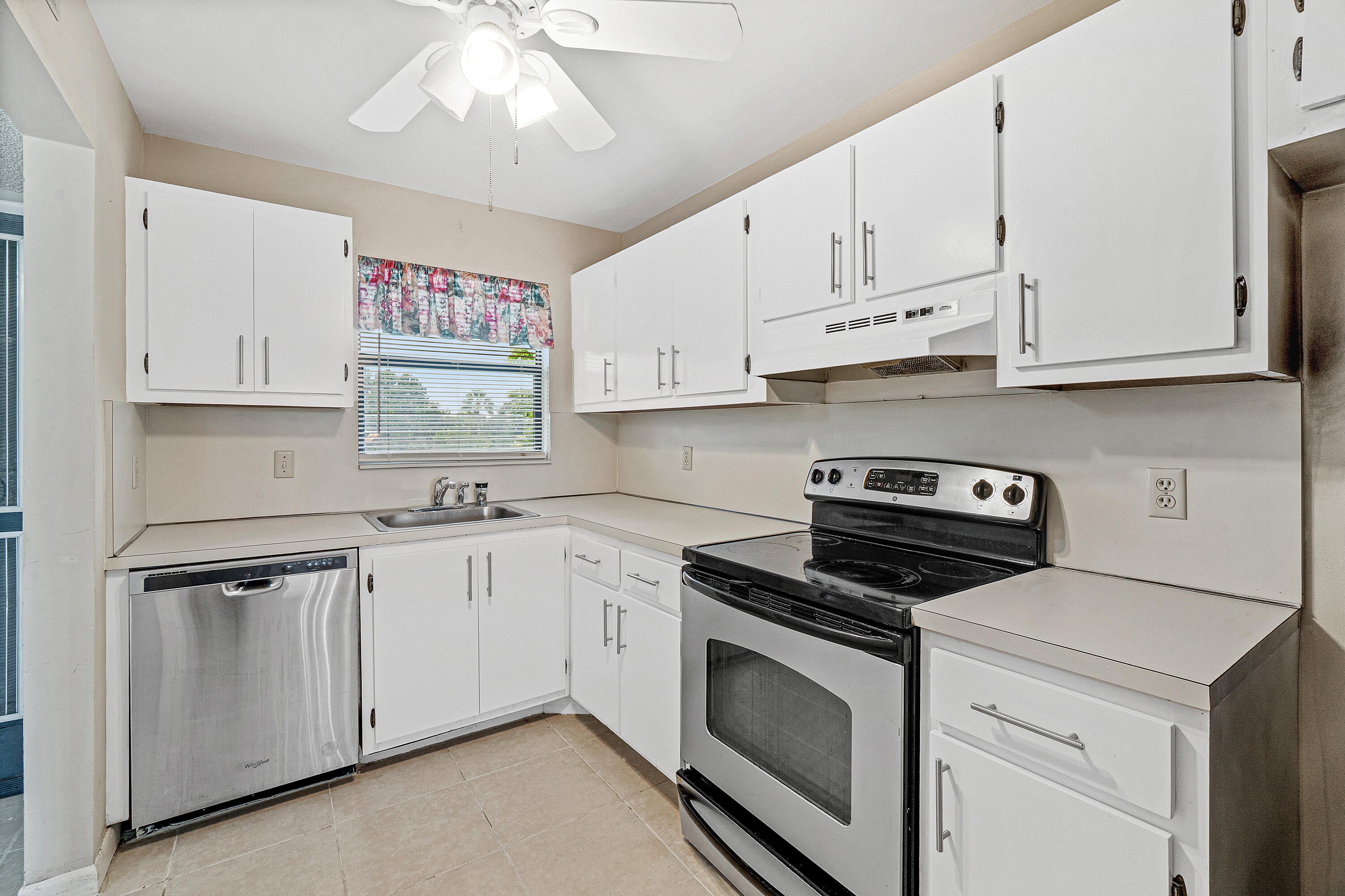 4640 LUCERNE LAKES Boulevard W 303