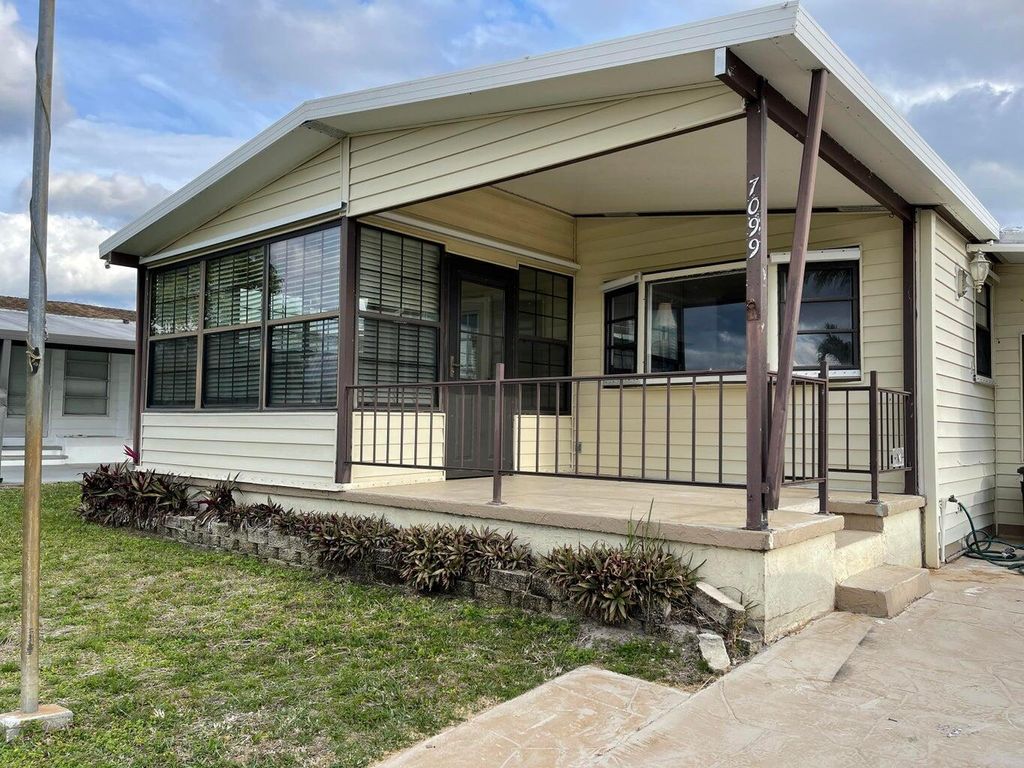 Photo of 7099 SE Bluebird Circle, Hobe Sound, FL 33455 (MLS # R11008901)