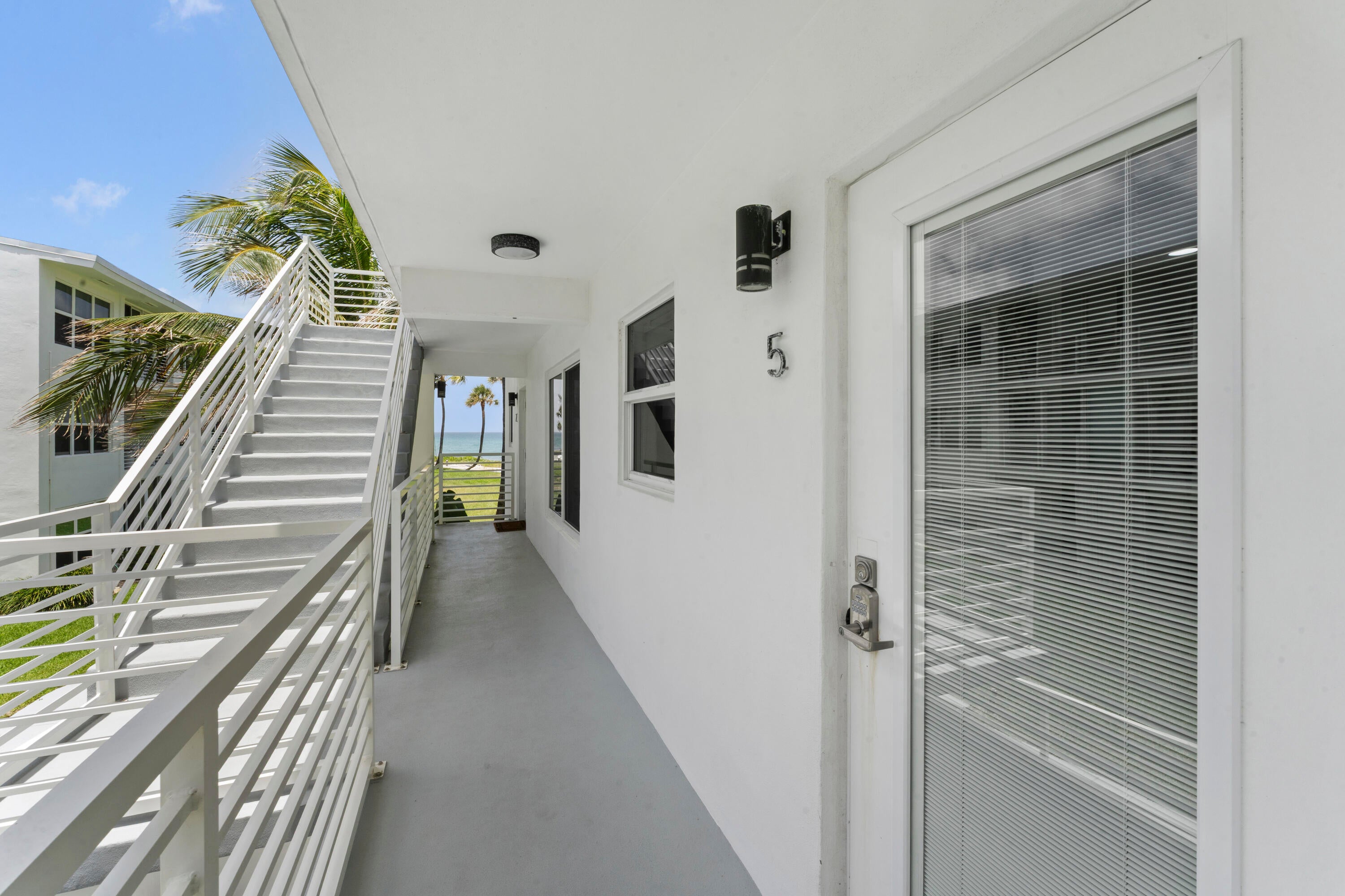 1041 Hillsboro Mile 5, Hillsboro Beach FL 33062