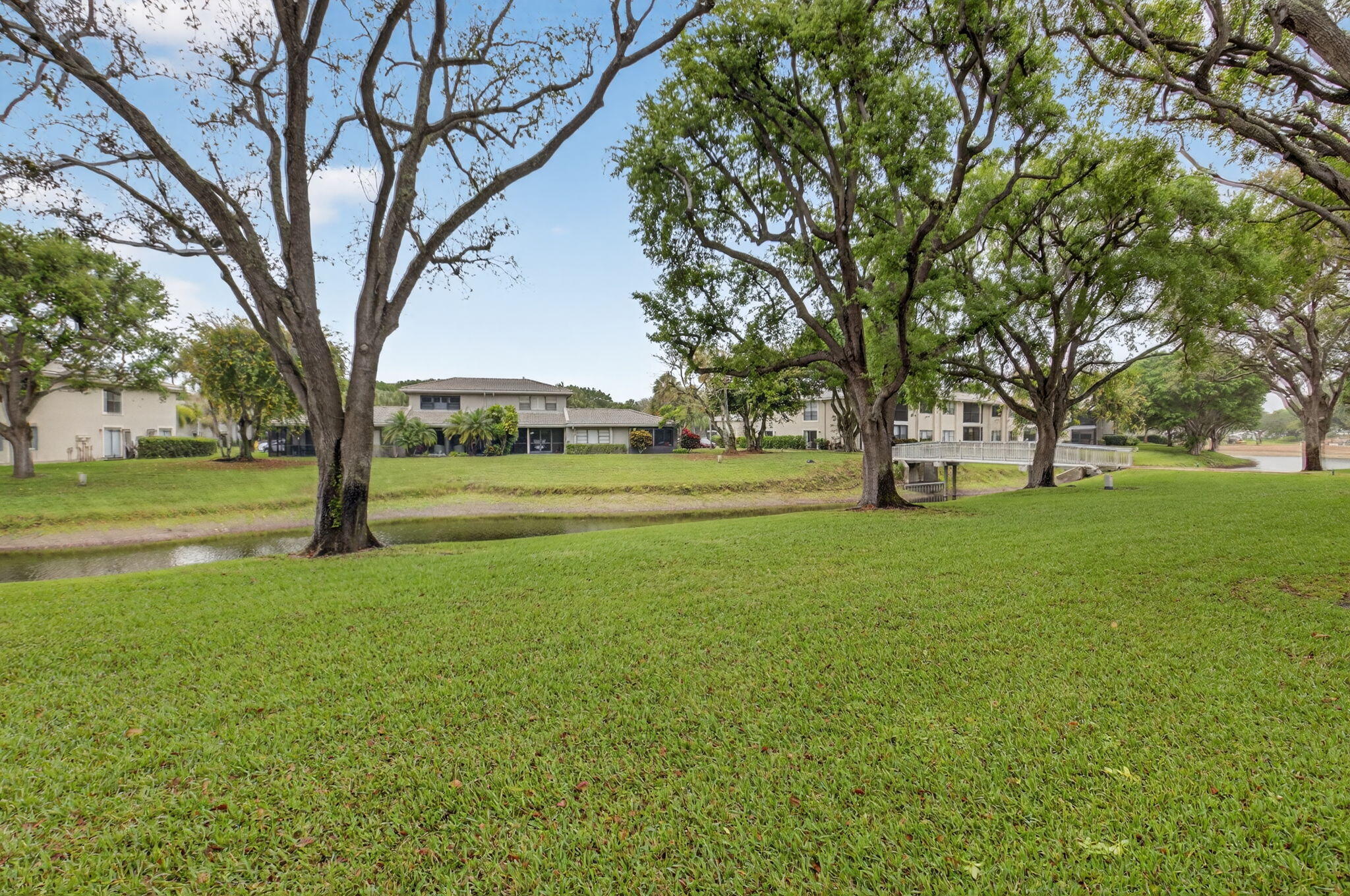 STRATFORD AT HUNTERS RUN CONDO - Residential