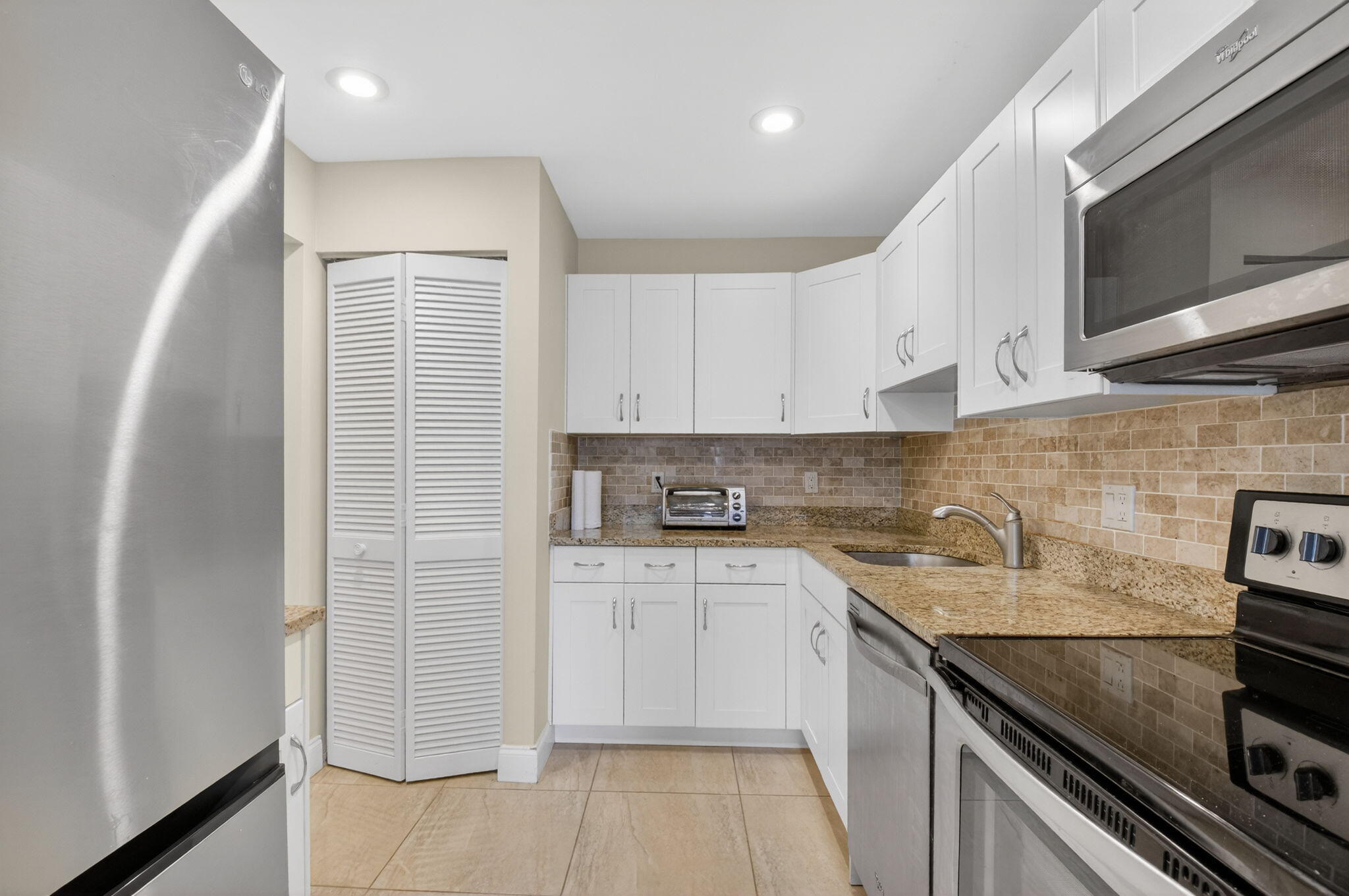 STRATFORD AT HUNTERS RUN CONDO - Residential