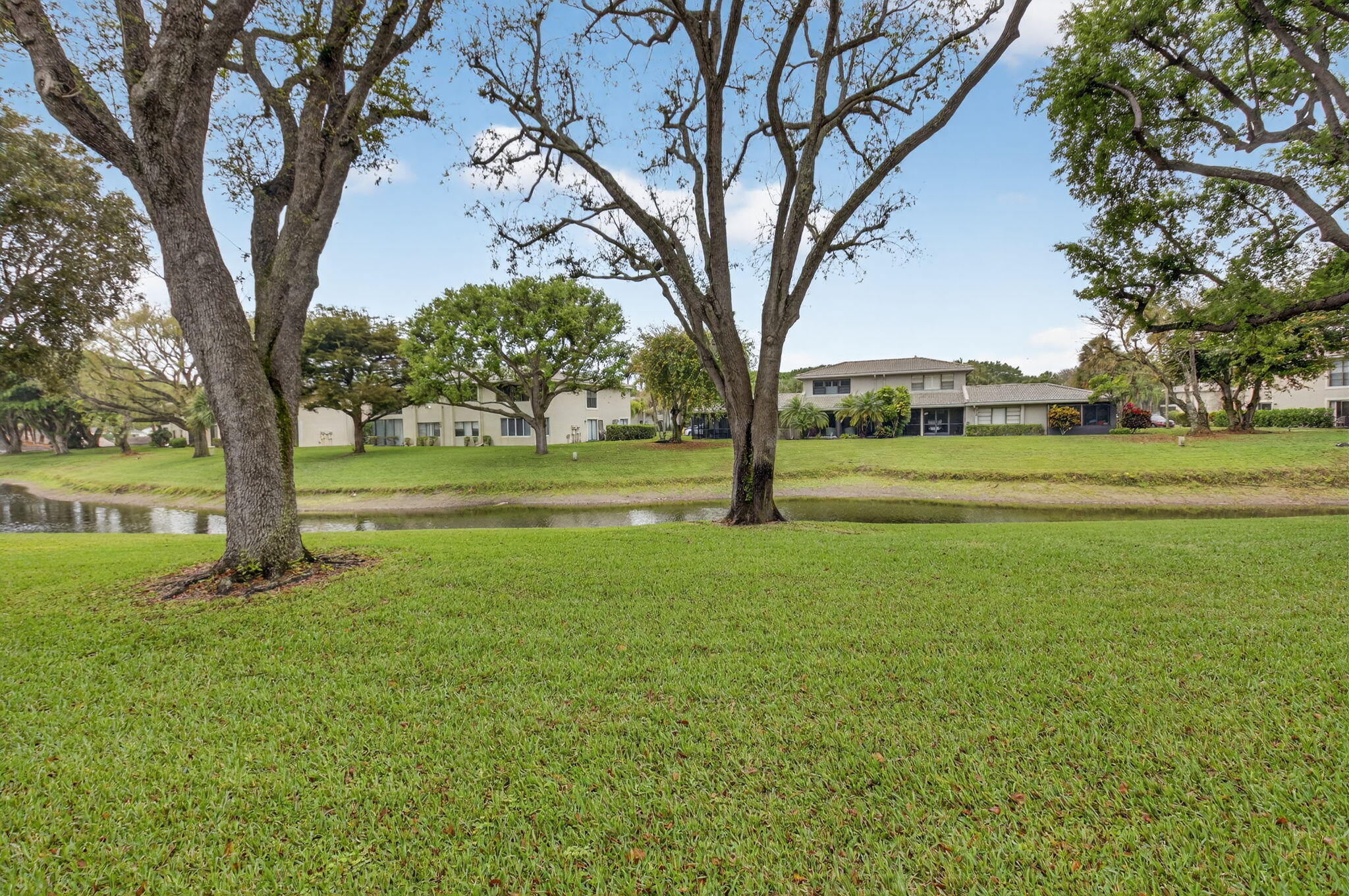 STRATFORD AT HUNTERS RUN CONDO - Residential